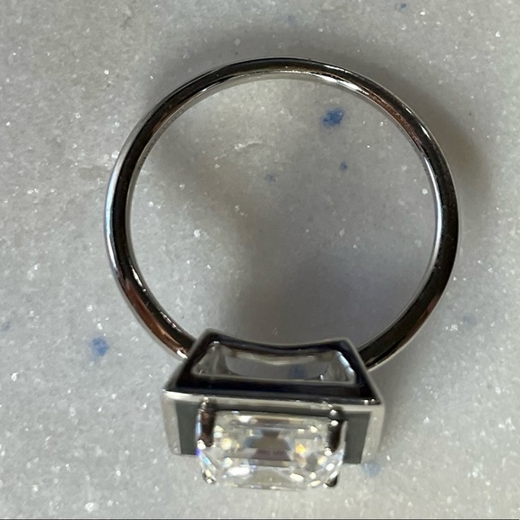 🦋My Fave🦋 2.5ct Asscher & Black Enamel Moissanite Ring - Picture 6 of 9